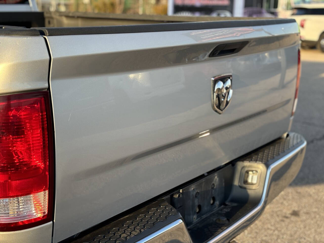 Vehicle image 25 of 29