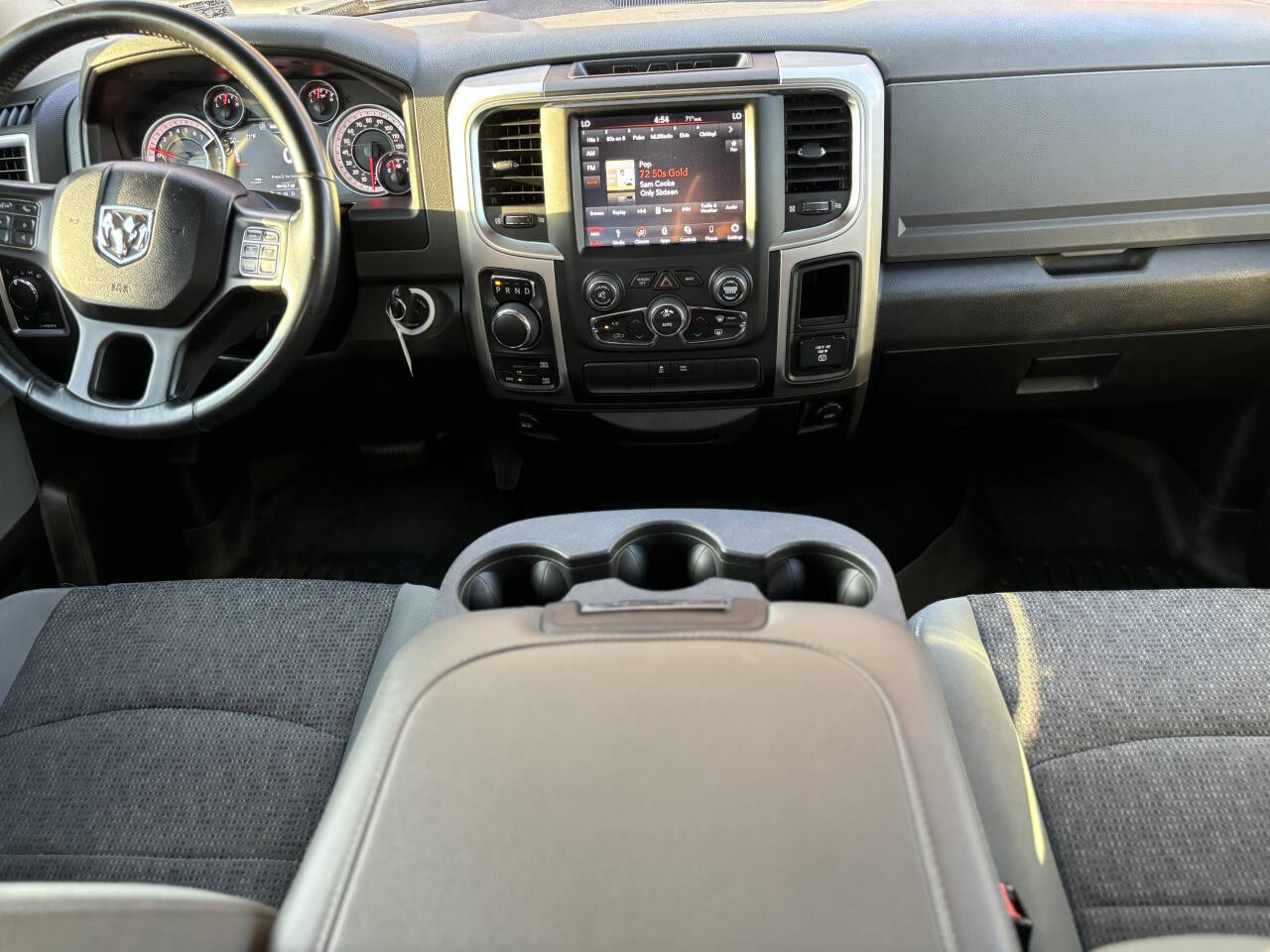 Vehicle image 17 of 29