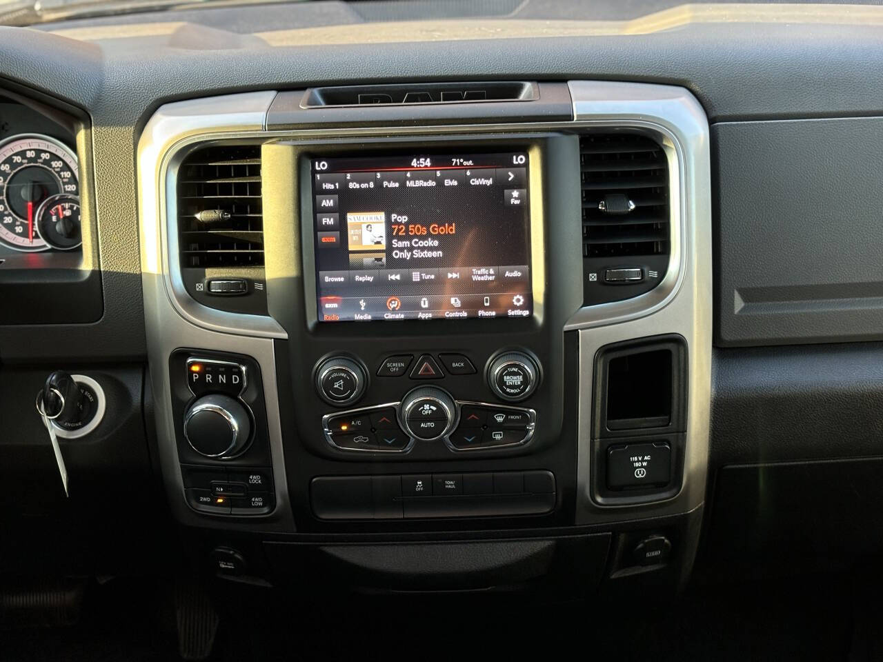 Vehicle image 16 of 29