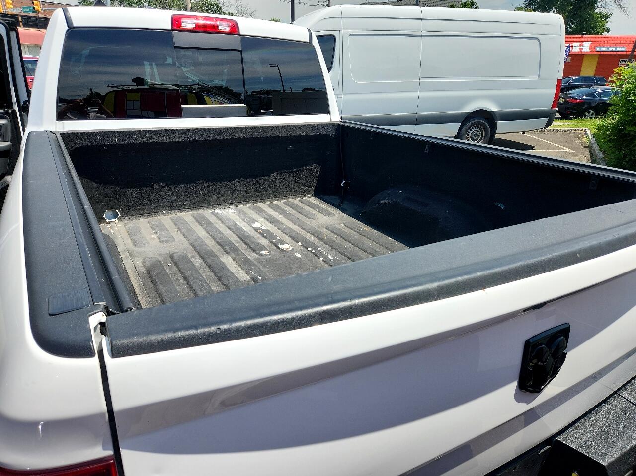 Vehicle image 7 of 26