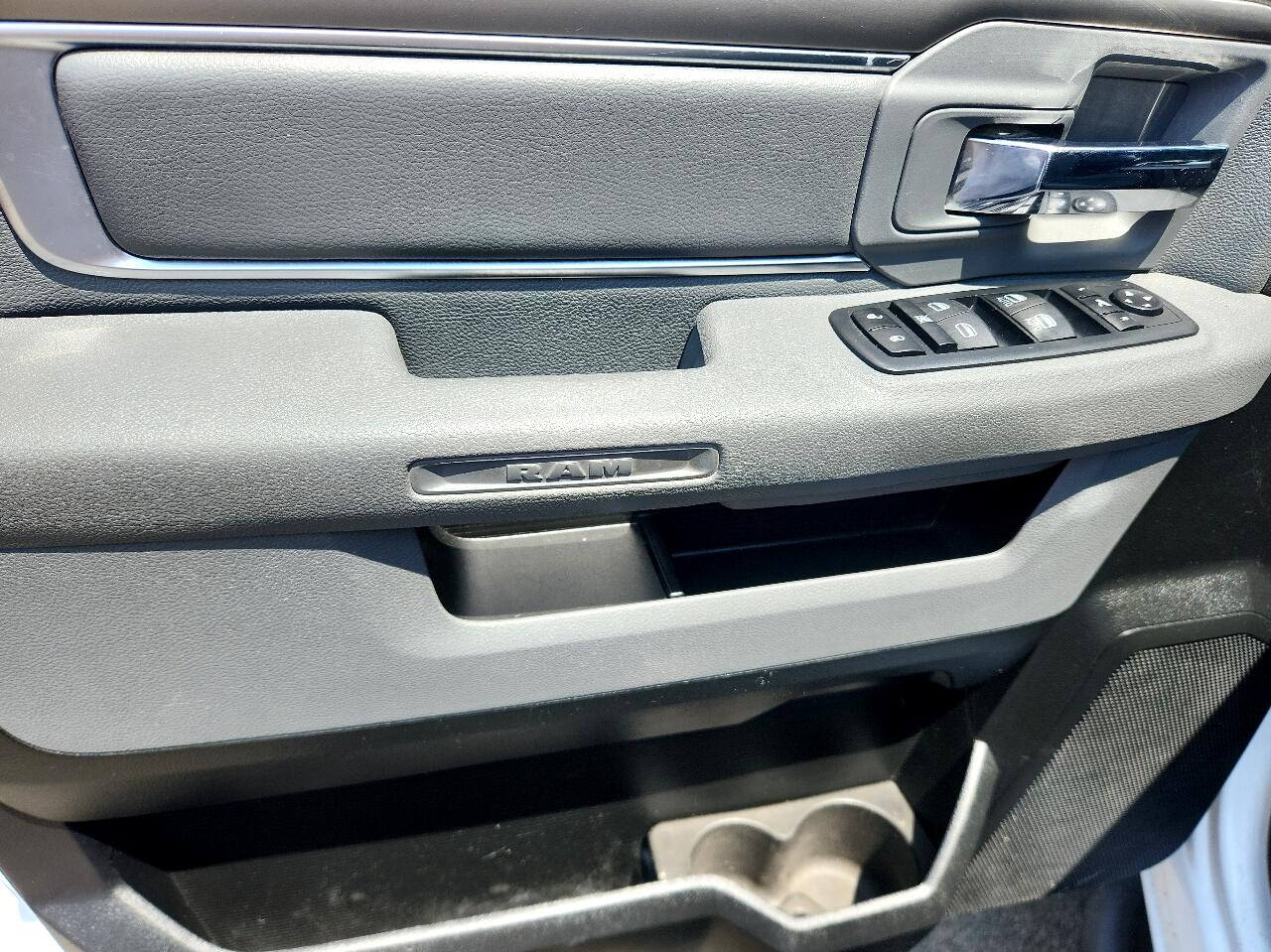 Vehicle image 18 of 26