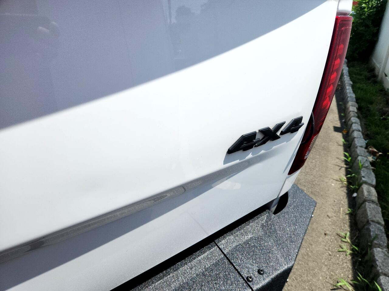 Vehicle image 24 of 26