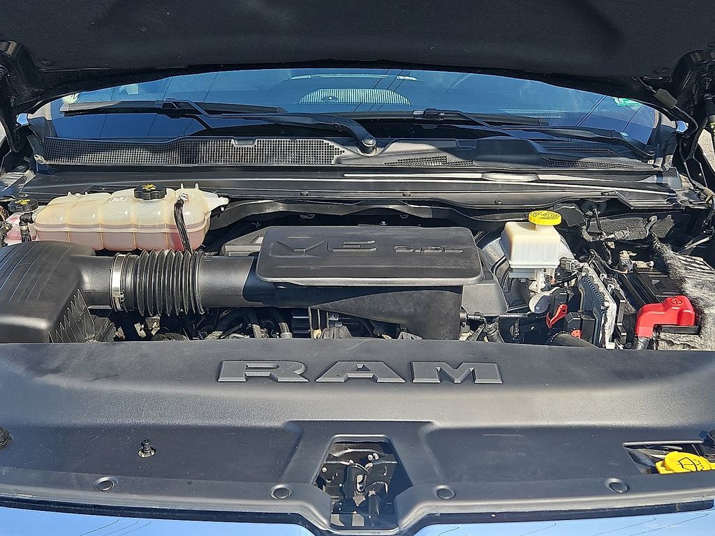Vehicle image 8 of 30