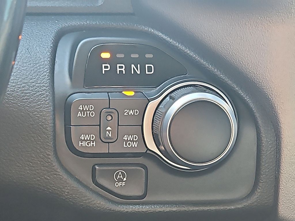 Vehicle image 27 of 30