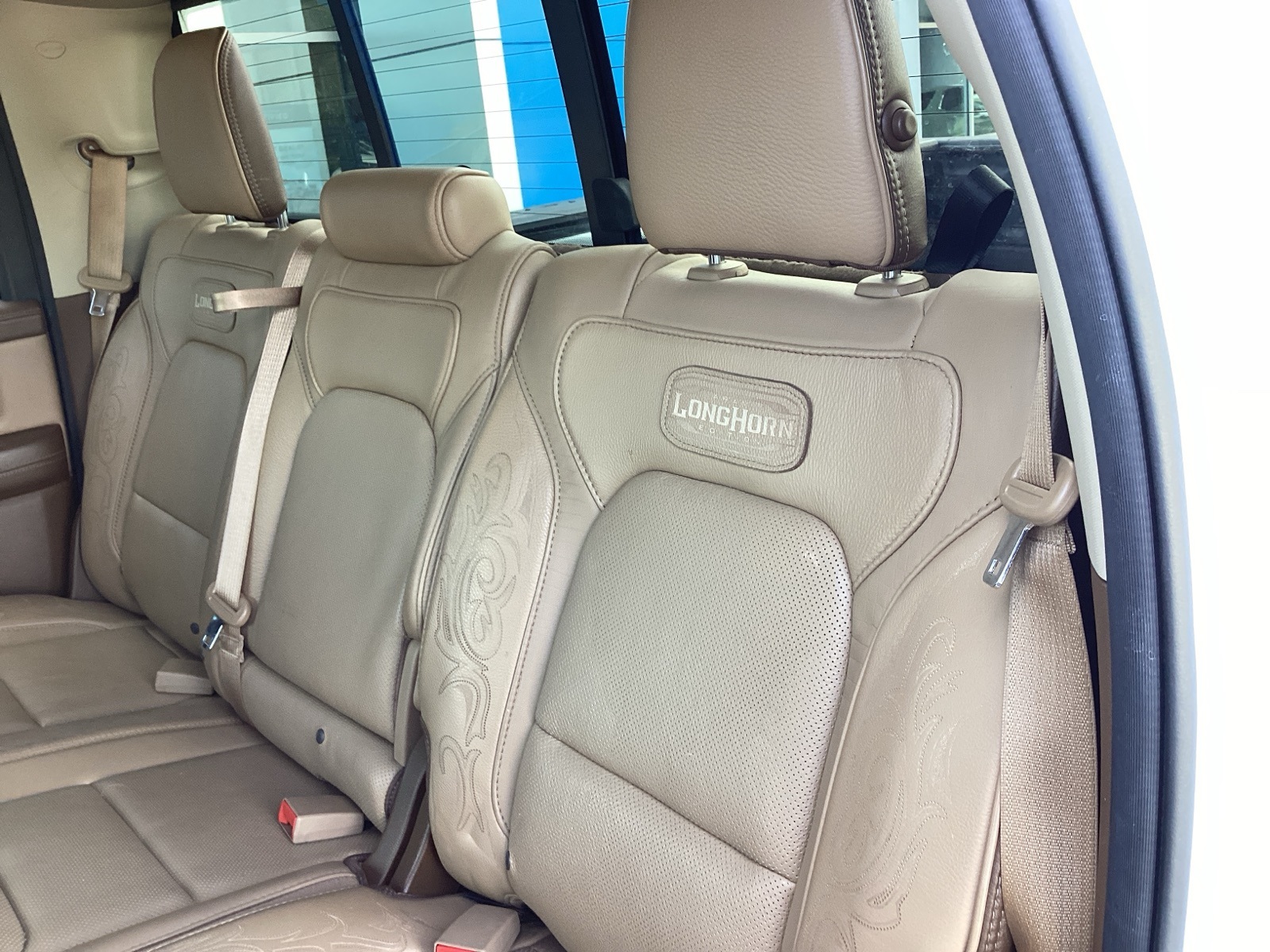 Vehicle image 11 of 27