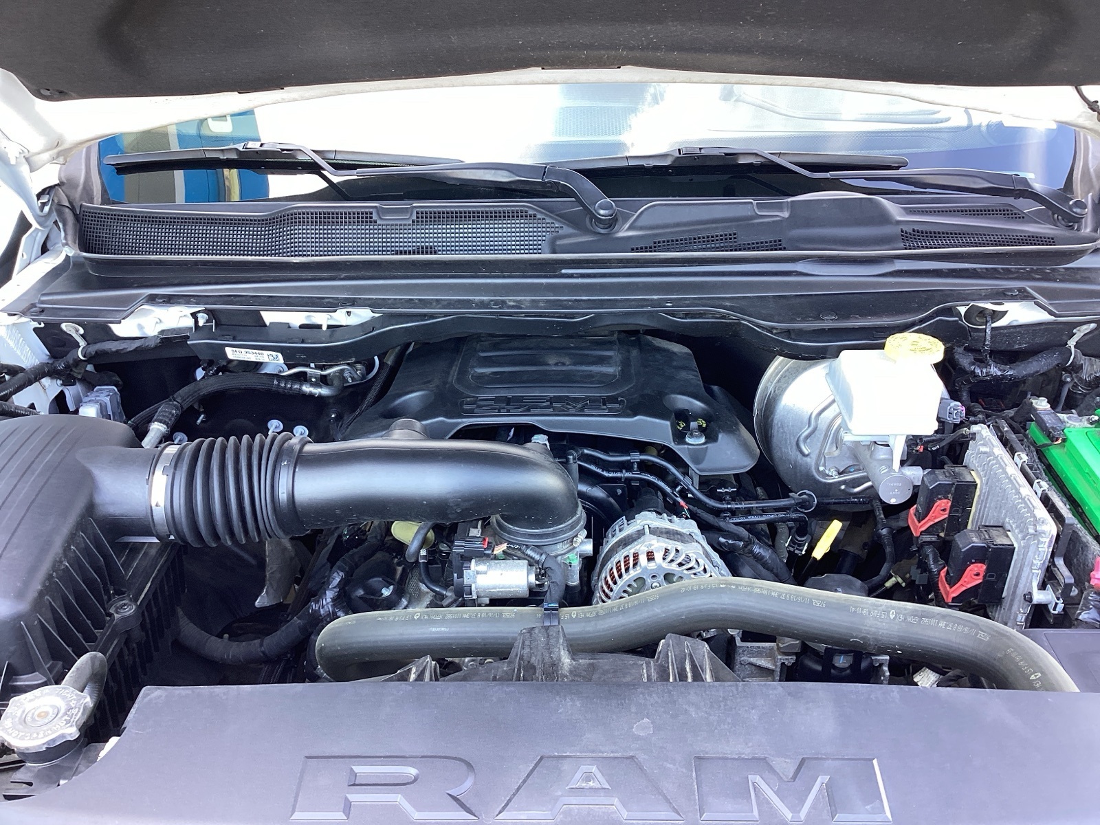Vehicle image 8 of 27