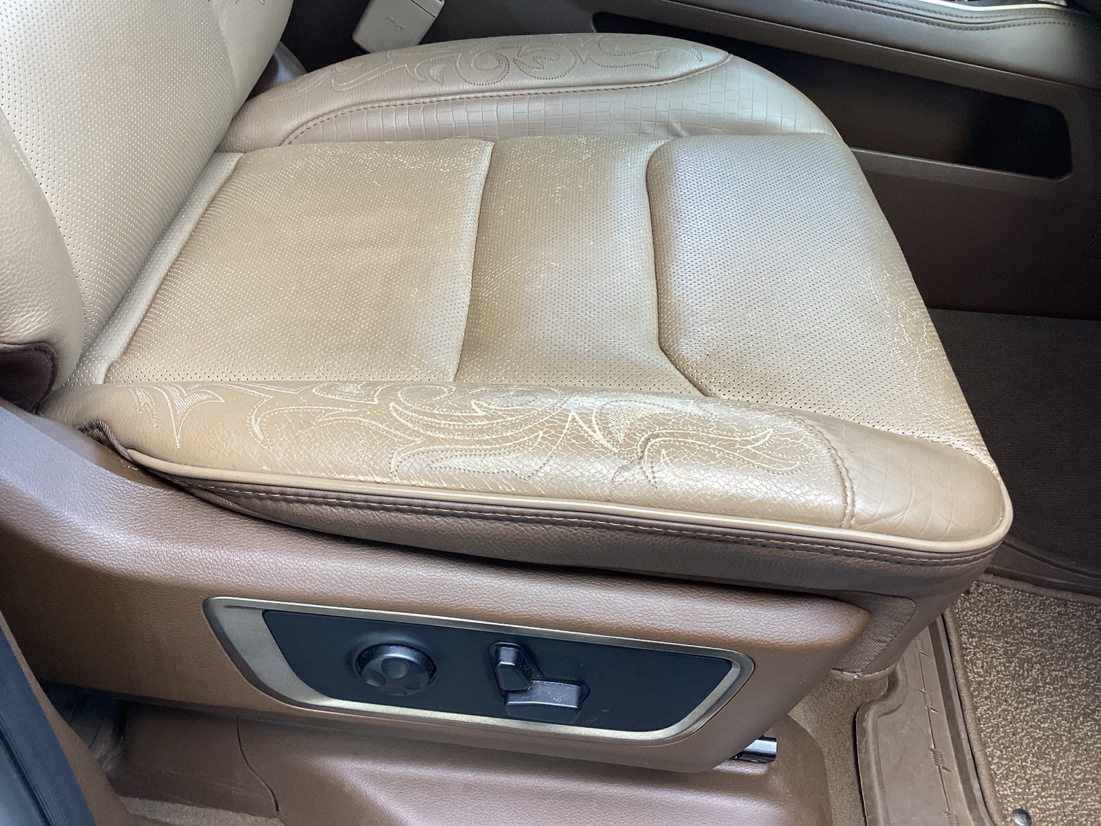 Vehicle image 27 of 27