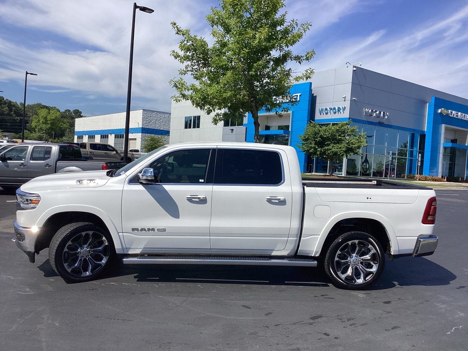 Vehicle image 7 of 27