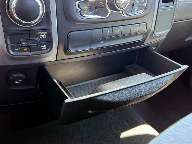Vehicle image 27 of 30