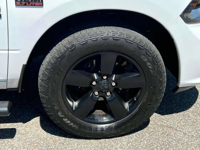 Vehicle image 10 of 30
