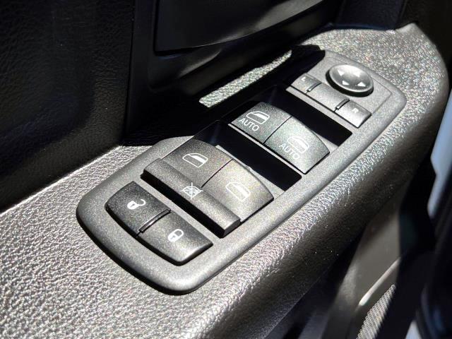 Vehicle image 16 of 30