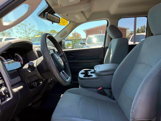 Vehicle image 14 of 30