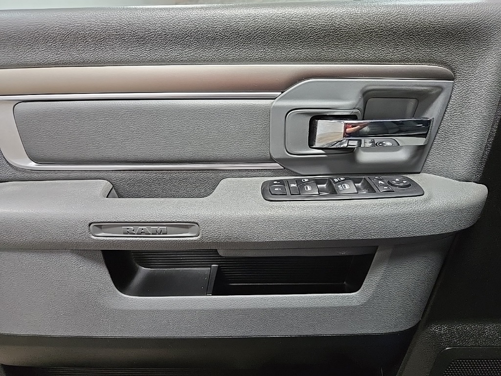 Vehicle image 46 of 63