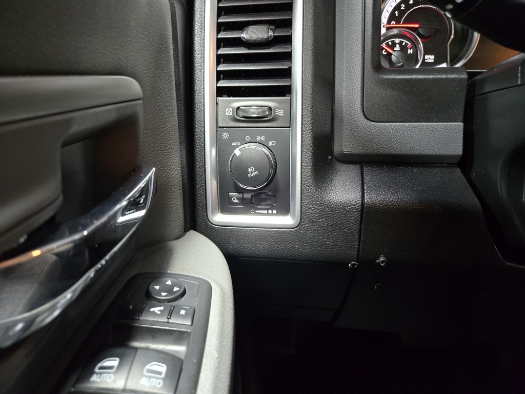 Vehicle image 41 of 63