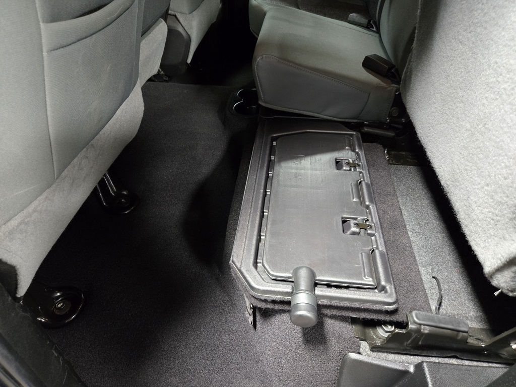 Vehicle image 61 of 63