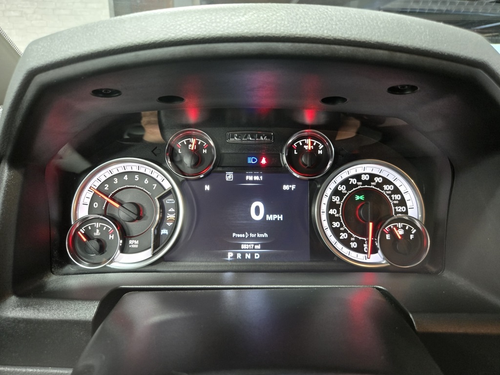 Vehicle image 31 of 63