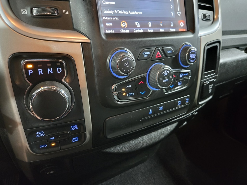 Vehicle image 38 of 63