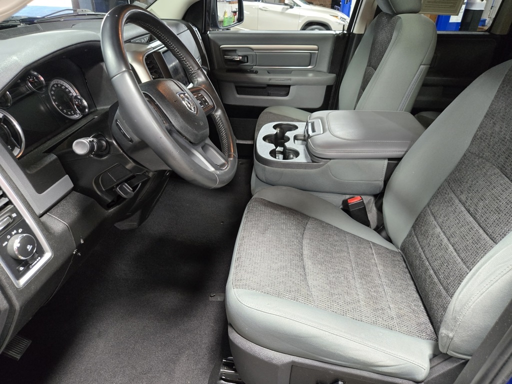 Vehicle image 25 of 63