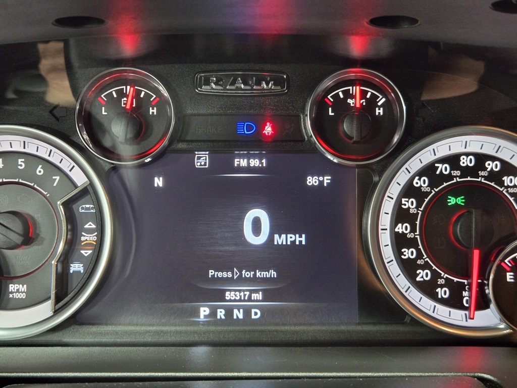 Vehicle image 32 of 63
