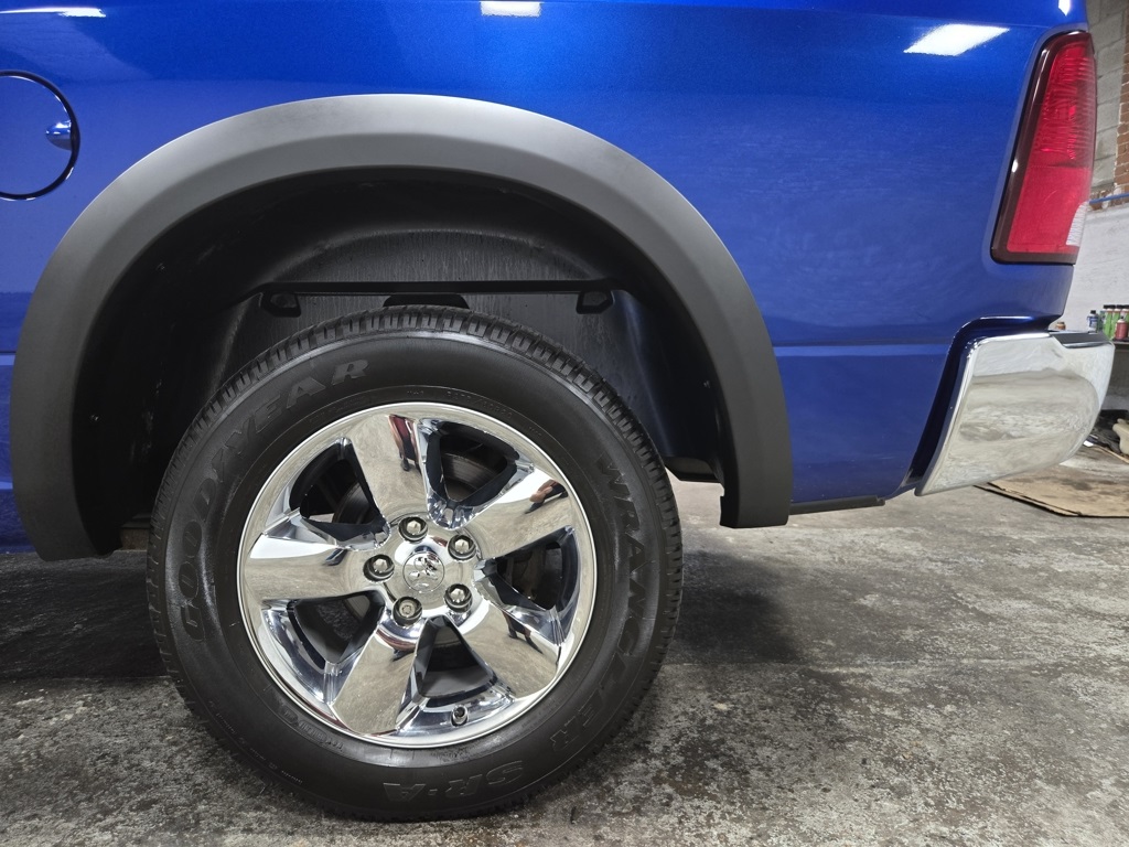 Vehicle image 11 of 63