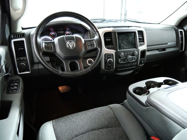 Vehicle image 8 of 27