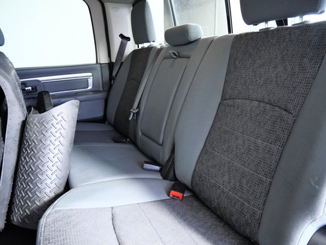 Vehicle image 17 of 27