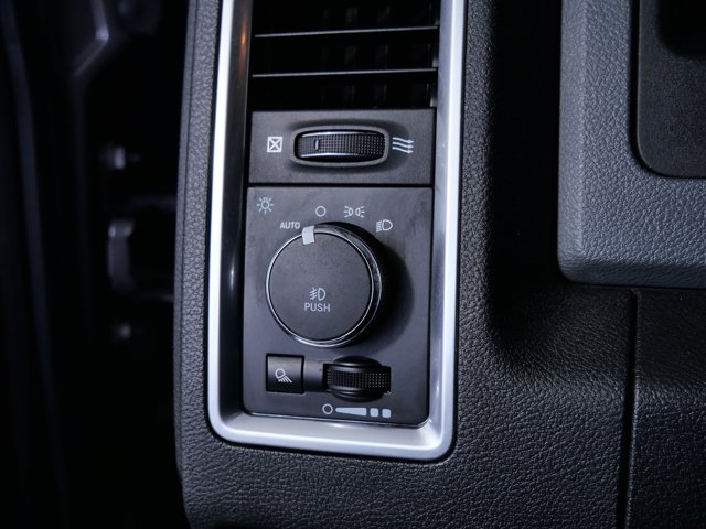 Vehicle image 25 of 27