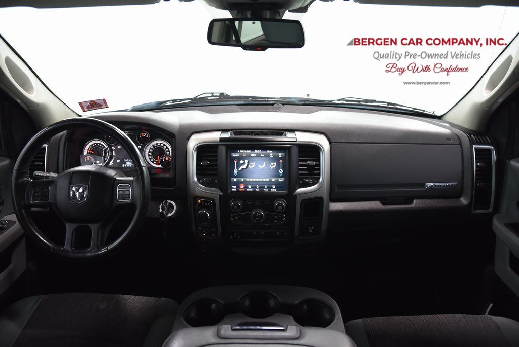 Vehicle image 16 of 34