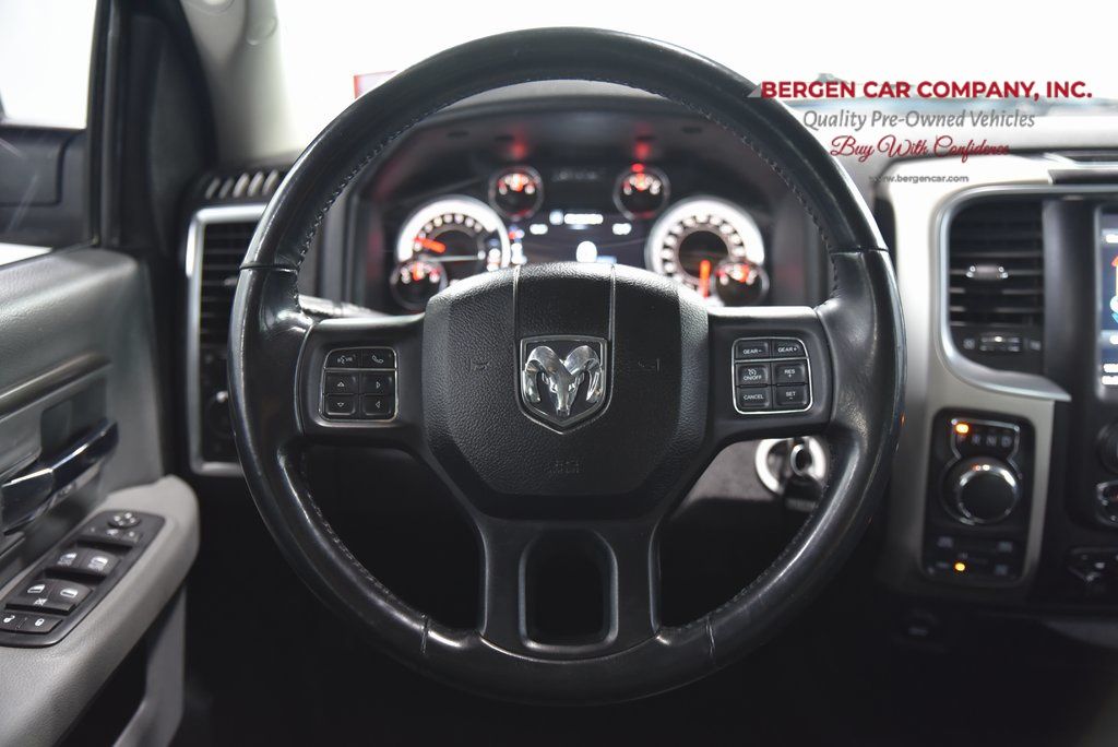 Vehicle image 18 of 34