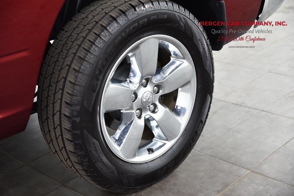 Vehicle image 10 of 34