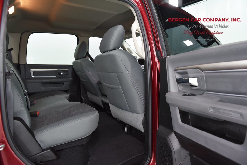 Vehicle image 15 of 34