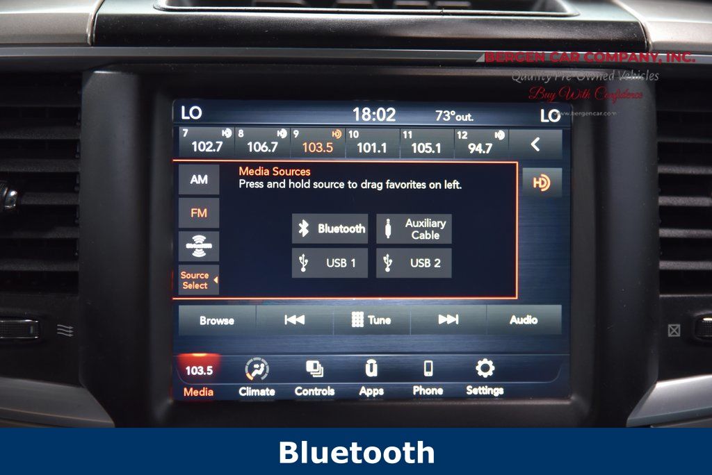 Vehicle image 22 of 34