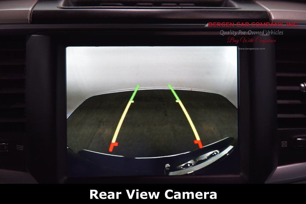 Vehicle image 21 of 34