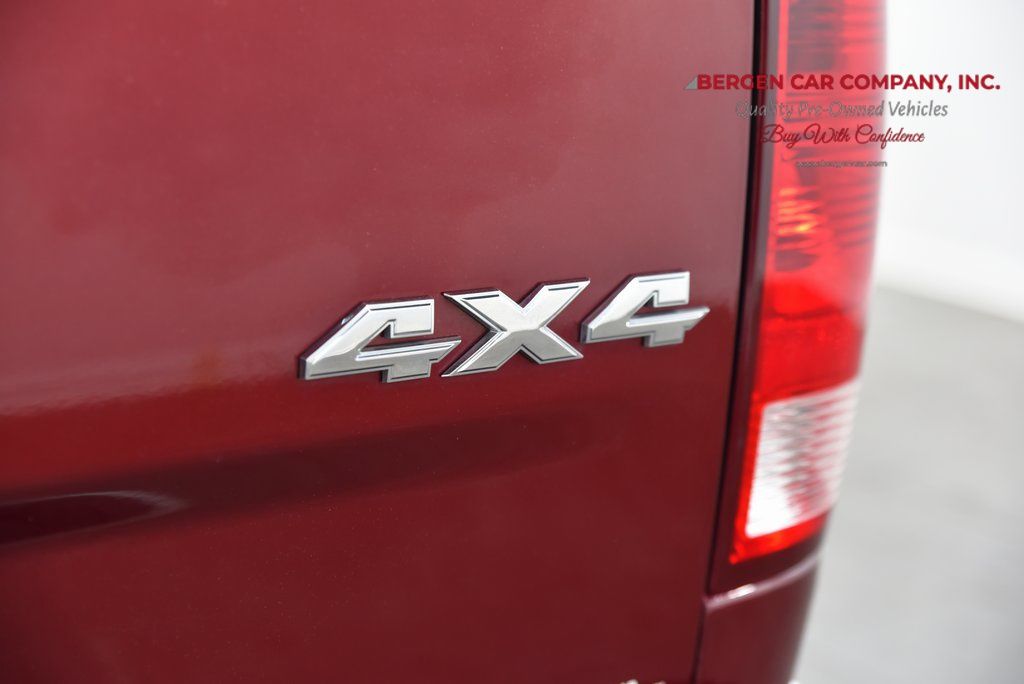 Vehicle image 31 of 34