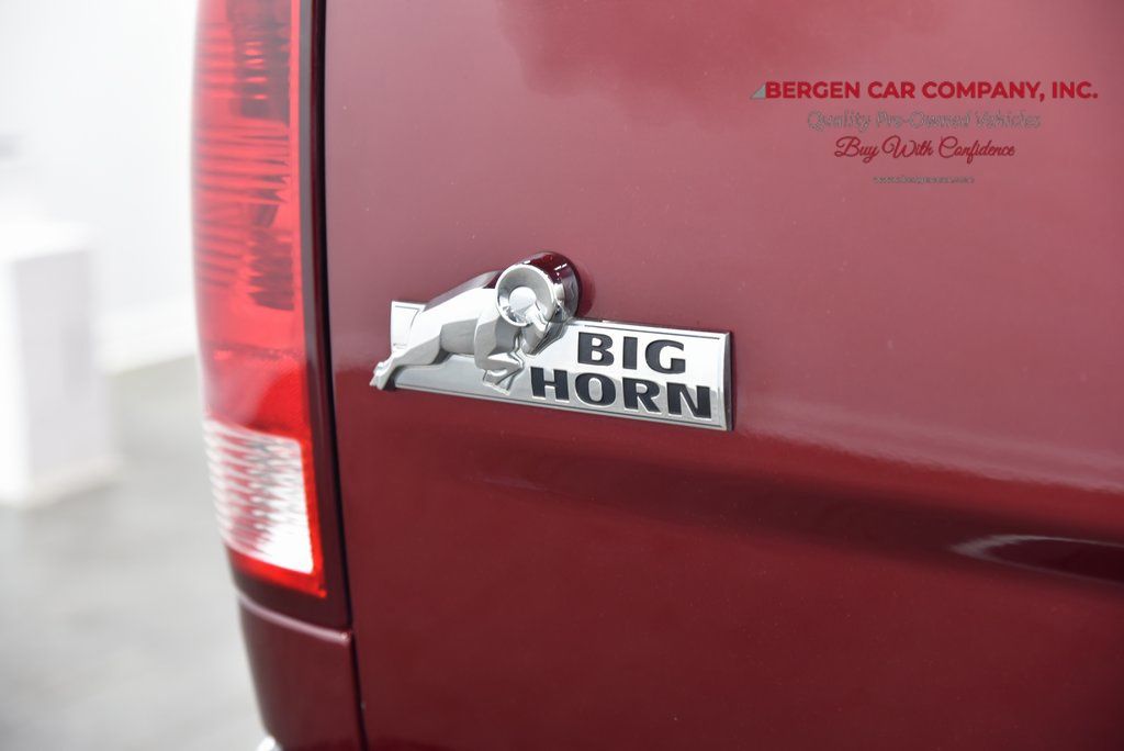 Vehicle image 32 of 34