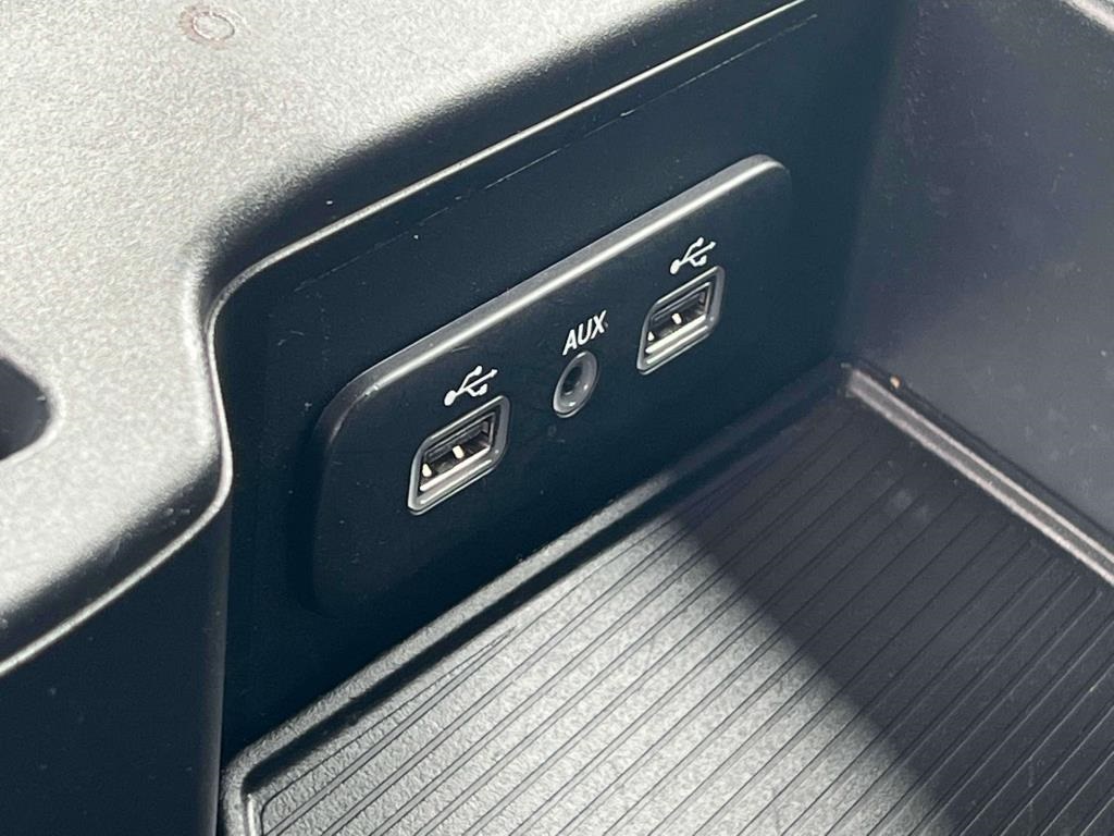 Vehicle image 21 of 30