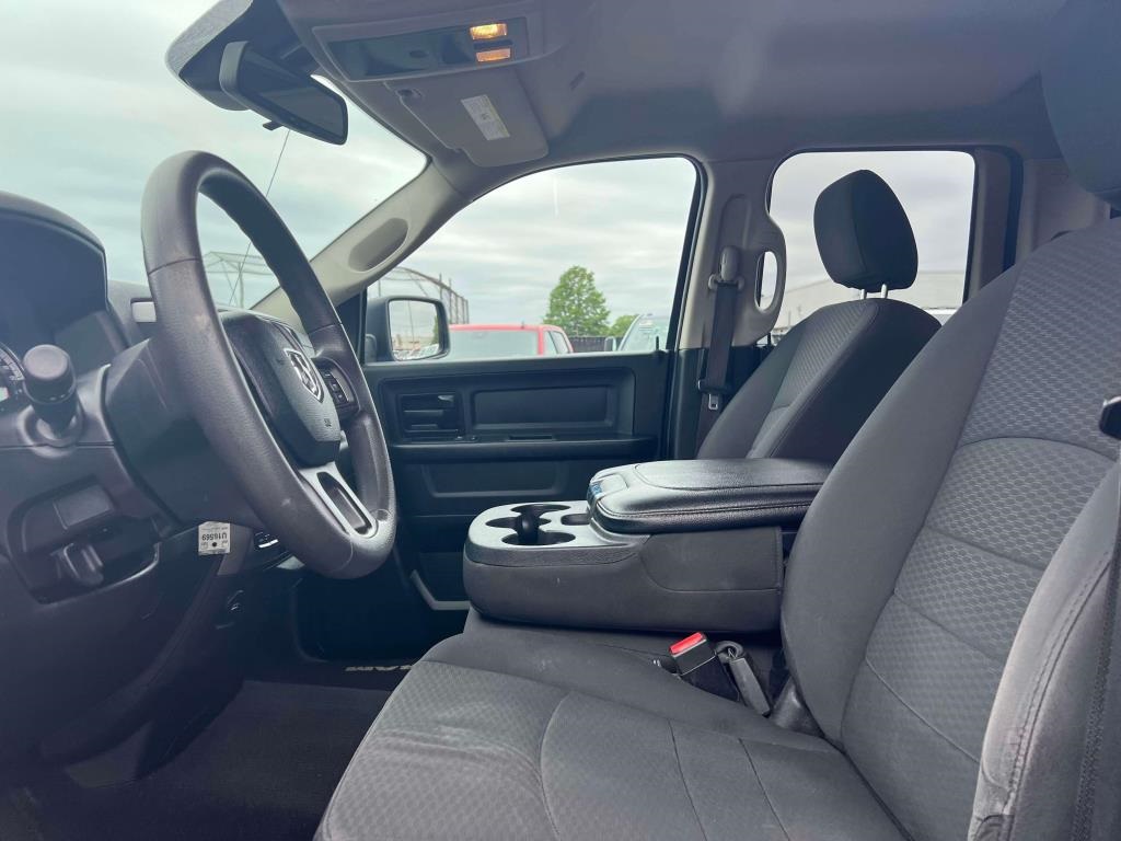 Vehicle image 13 of 30