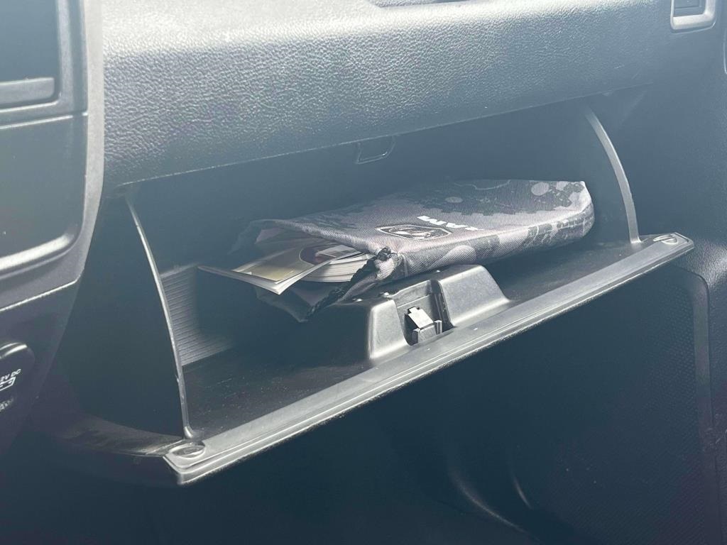 Vehicle image 24 of 30