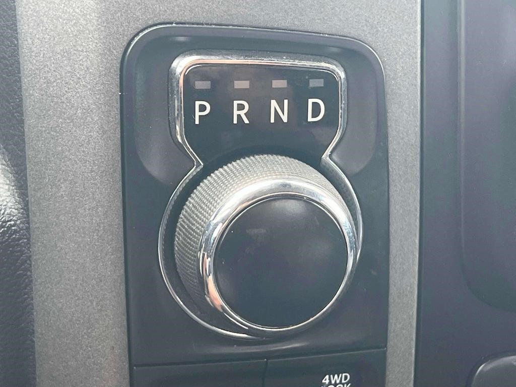 Vehicle image 28 of 30