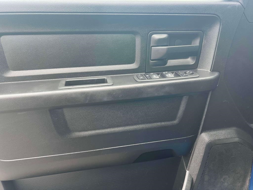 Vehicle image 18 of 30