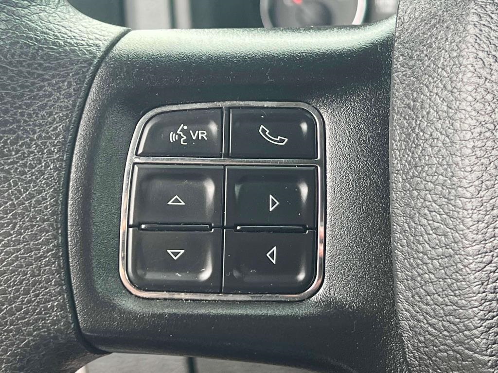 Vehicle image 23 of 30