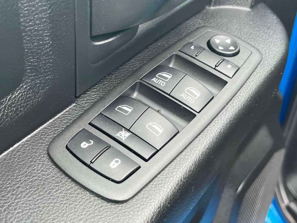 Vehicle image 29 of 30