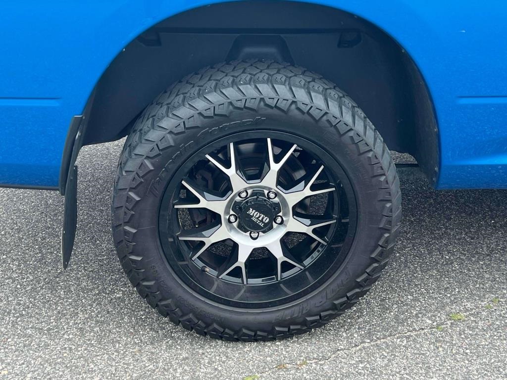 Vehicle image 9 of 30