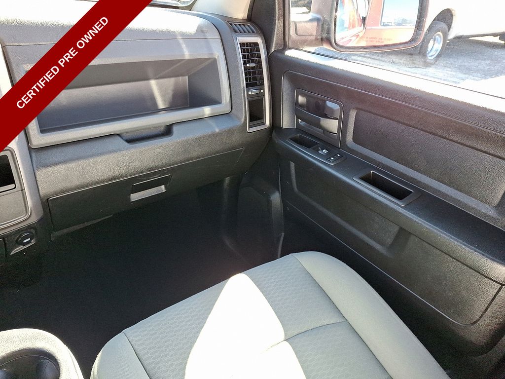 Vehicle image 29 of 31