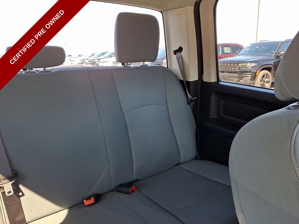 Vehicle image 14 of 31