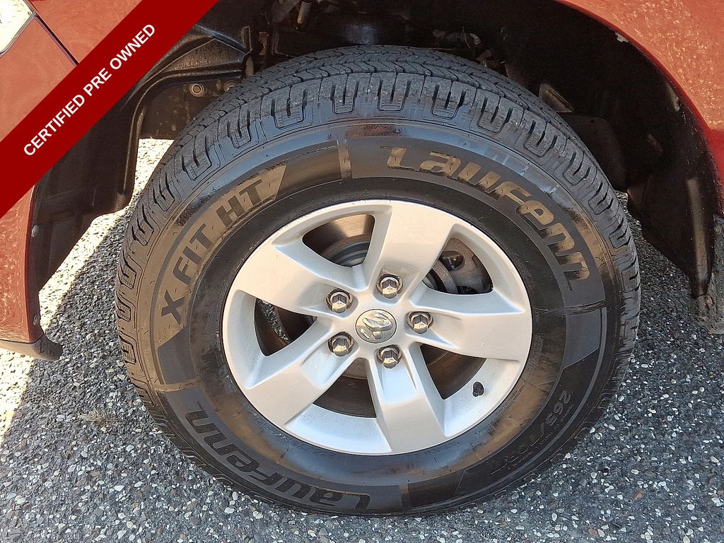 Vehicle image 12 of 31