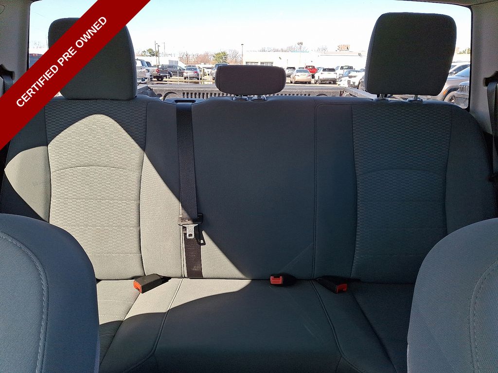 Vehicle image 15 of 31