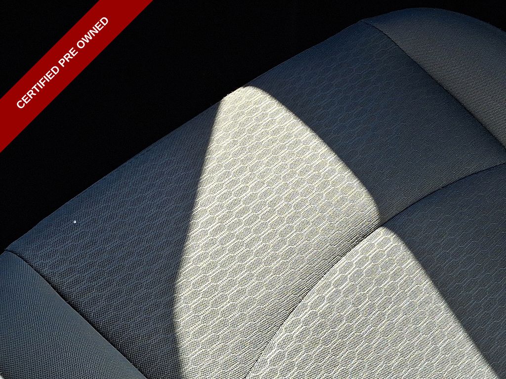 Vehicle image 23 of 31