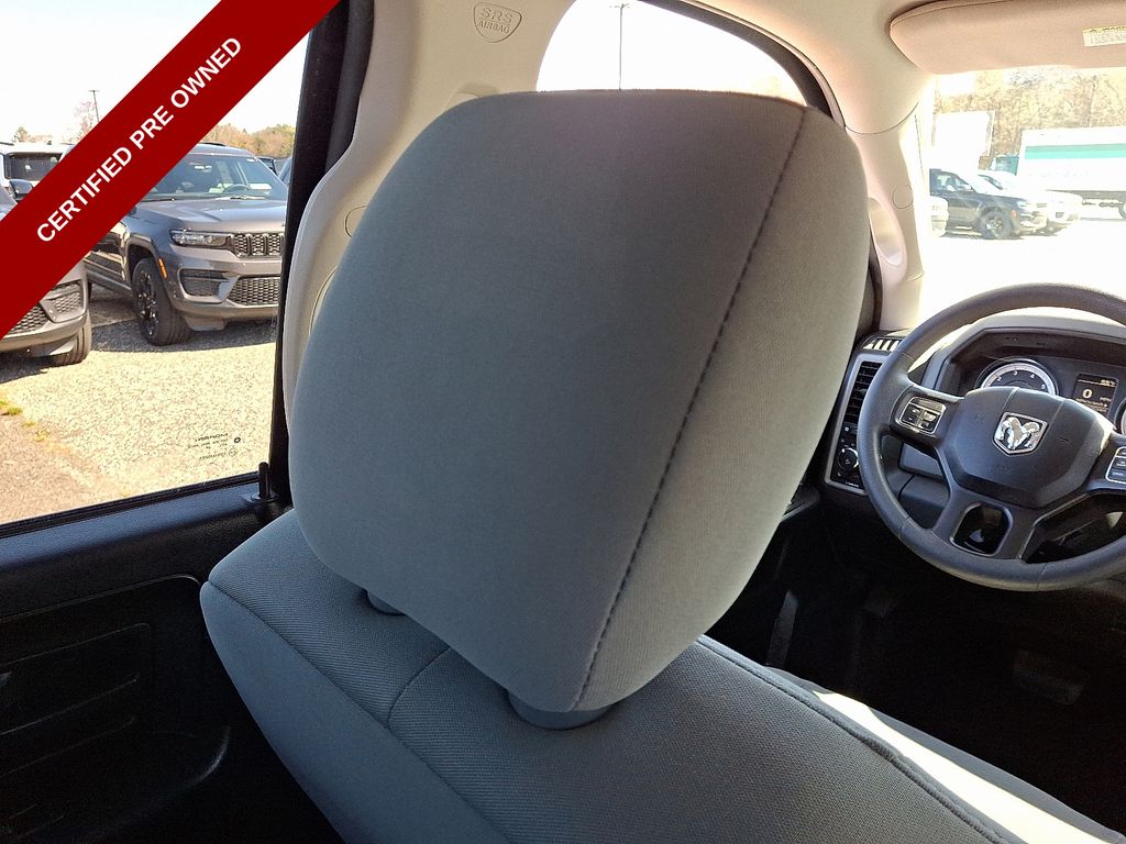 Vehicle image 19 of 31