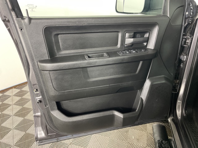 Vehicle image 17 of 20